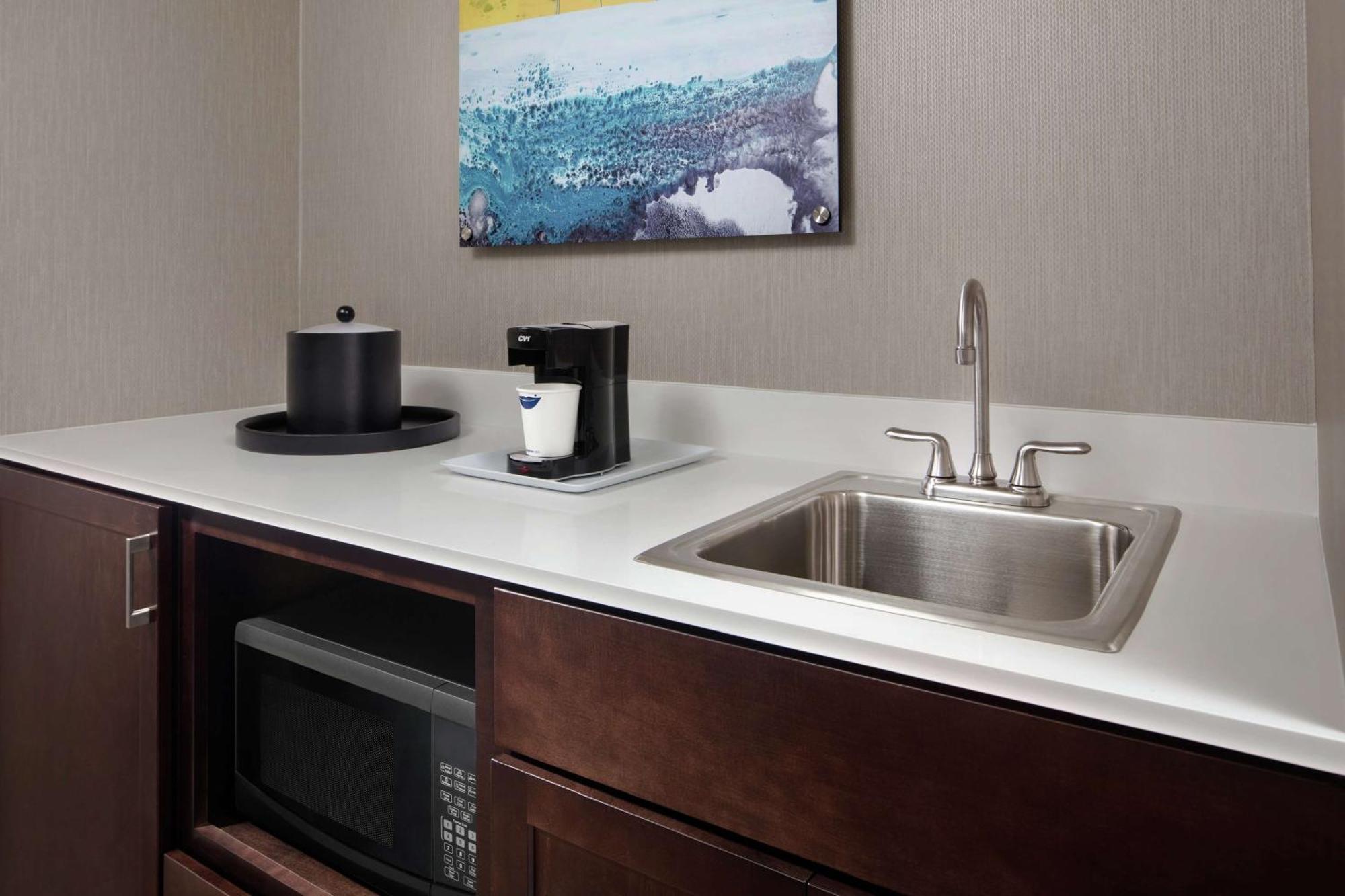Hampton Inn & Suites Teaneck/Glenpointe Ngoại thất bức ảnh