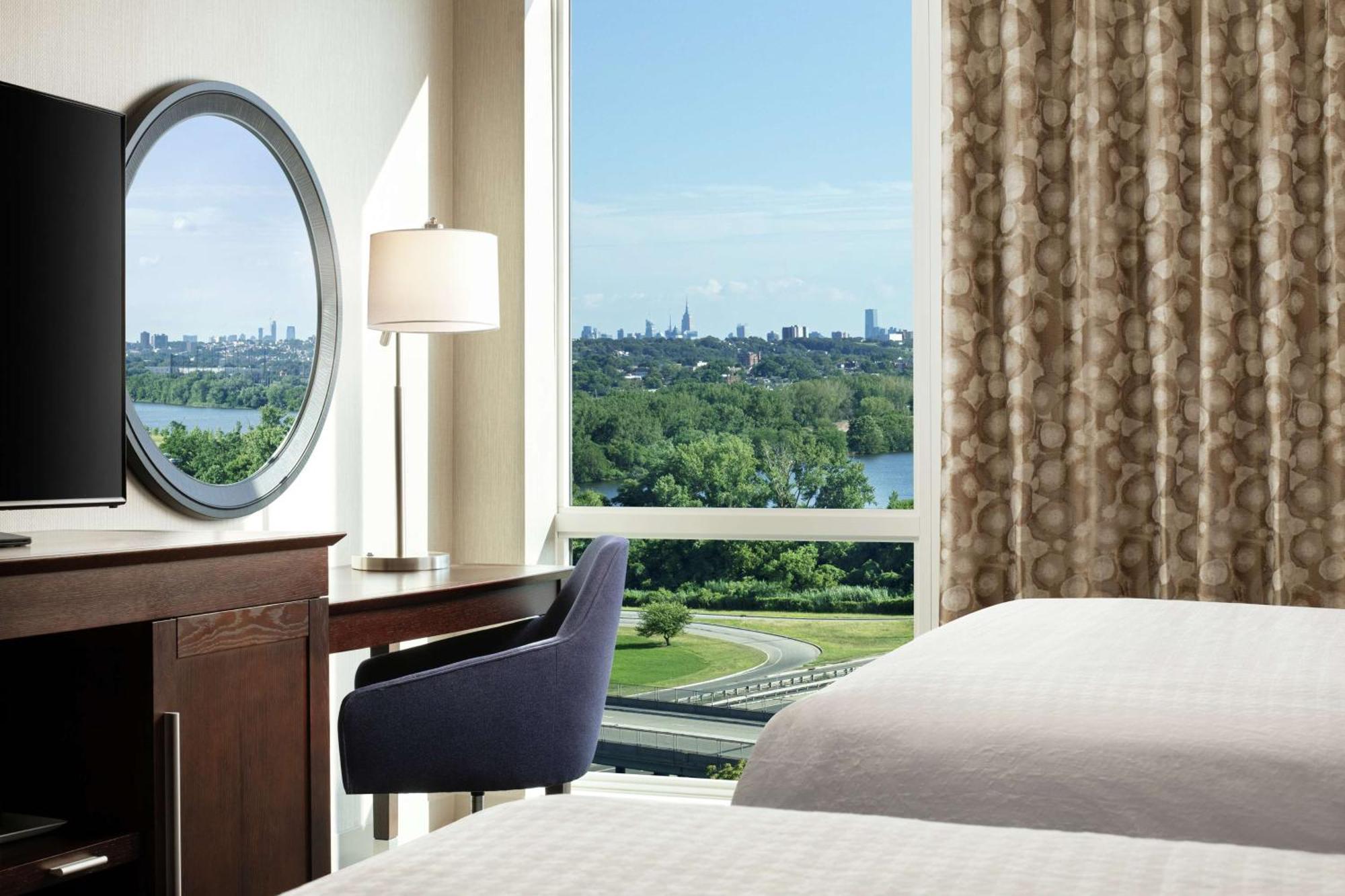 Hampton Inn & Suites Teaneck/Glenpointe Ngoại thất bức ảnh
