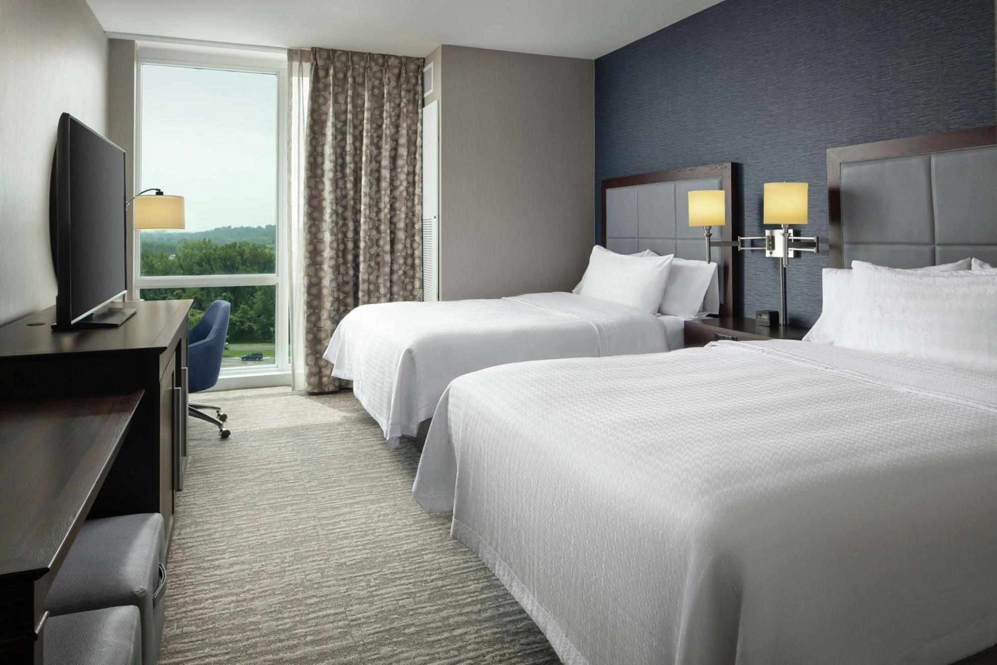 Hampton Inn & Suites Teaneck/Glenpointe Ngoại thất bức ảnh