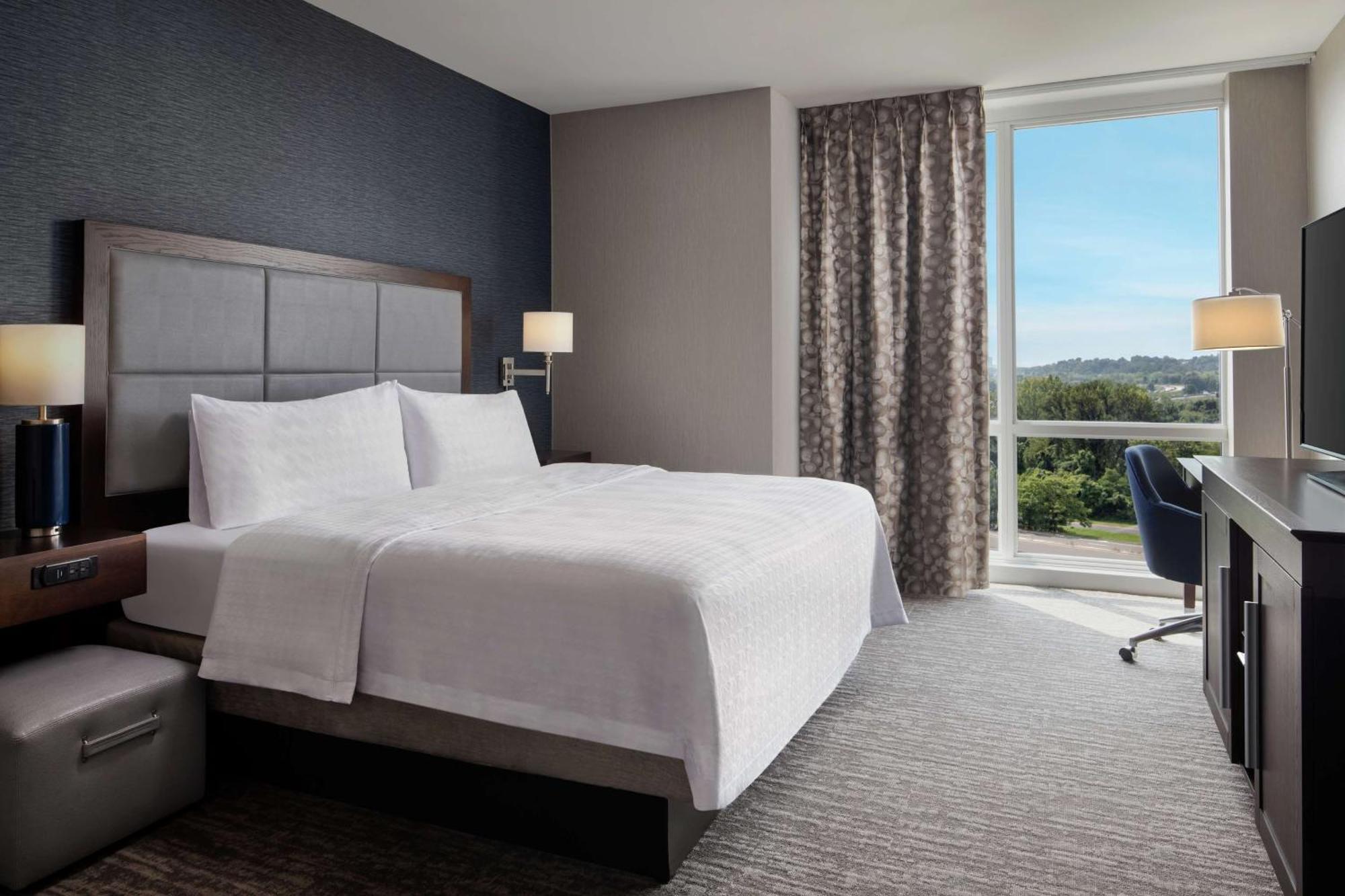 Hampton Inn & Suites Teaneck/Glenpointe Ngoại thất bức ảnh